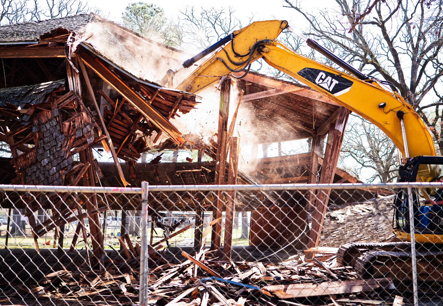 Demolition of the inner ring of the pavilion begins. [more before and after]